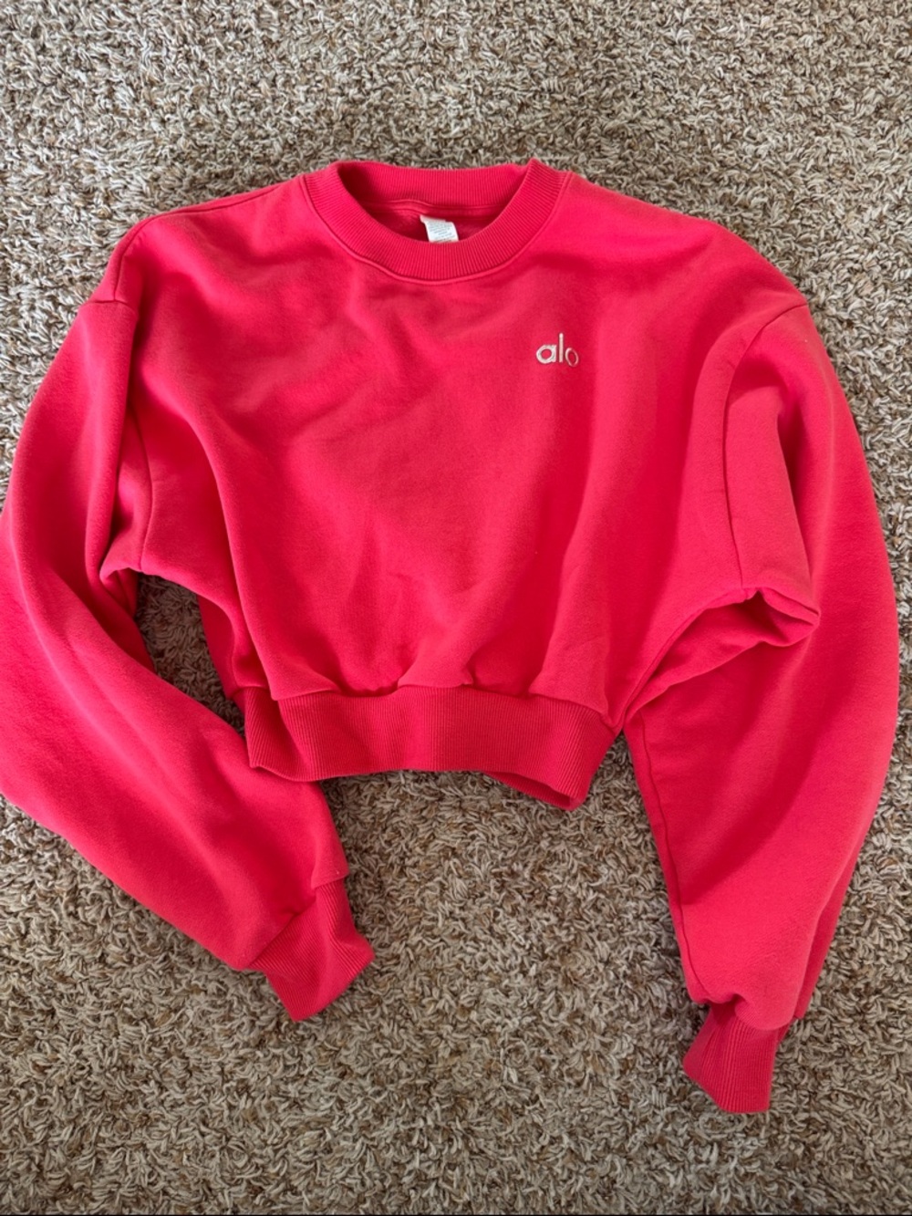 Alo Yoga Cropped Accolade Crewneck